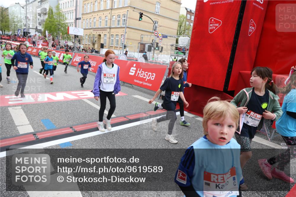 25.04.2026 - Das Zehntel Strokosch-Dieckow http://msf.ph/oto/9619589 25.04.2026 11:00:38 Ziel 5219, 5233, 5240, 5245, 5248, 5271, 5343, 5352, 5353, 5635, 5690, 5836, 5960, 5995, 6091, 6395, 6438, 6632, 6669, 6686, 6874, 7017, 7054, 7067, 7296, 7410, 7465, 7479, 7660, 7767, 7800, 7825, 7844, 7859 meine-sportfotos.de