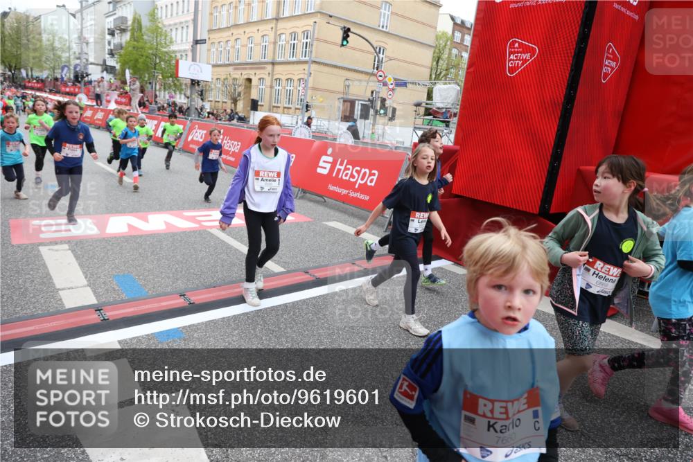 25.04.2026 - Das Zehntel Strokosch-Dieckow http://msf.ph/oto/9619601 25.04.2026 11:00:38 Ziel 5219, 5233, 5240, 5245, 5248, 5271, 5343, 5352, 5353, 5635, 5690, 5836, 5960, 5995, 6091, 6395, 6438, 6632, 6669, 6686, 6874, 7017, 7054, 7067, 7296, 7410, 7465, 7479, 7660, 7767, 7800, 7825, 7844, 7859 meine-sportfotos.de