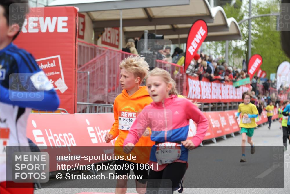 25.04.2026 - Das Zehntel Strokosch-Dieckow http://msf.ph/oto/9619641 25.04.2026 08:50:08 Ziel 1023, 1026, 1153, 1208, 1312, 1408, 1870, 2172, 2176, 2811, 3176, 4007, 4010 meine-sportfotos.de