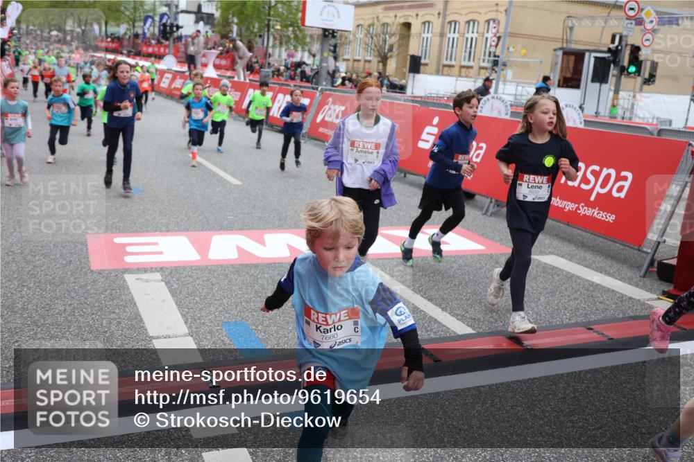 25.04.2026 - Das Zehntel Strokosch-Dieckow http://msf.ph/oto/9619654 25.04.2026 11:00:37 Ziel 5040, 5219, 5233, 5240, 5245, 5271, 5286, 5343, 5352, 5353, 5635, 5690, 5836, 5960, 5995, 6091, 6395, 6632, 6669, 6686, 6874, 7017, 7054, 7067, 7094, 7296, 7370, 7410, 7465, 7660, 7767, 7800, 7844, 7859 meine-sportfotos.de