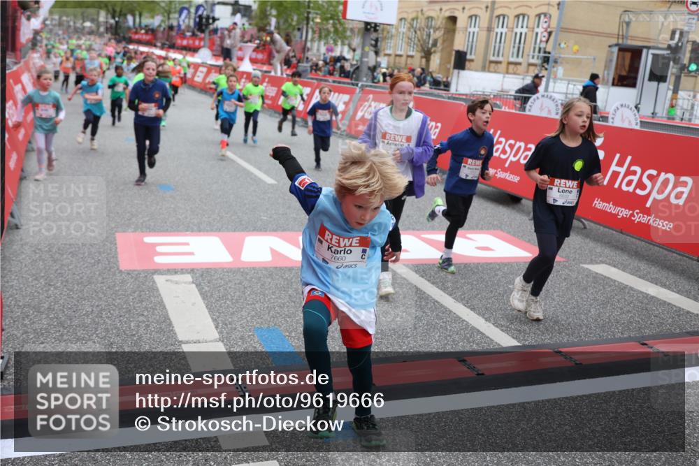 25.04.2026 - Das Zehntel Strokosch-Dieckow http://msf.ph/oto/9619666 25.04.2026 11:00:37 Ziel 5040, 5219, 5233, 5240, 5245, 5271, 5286, 5343, 5352, 5353, 5635, 5690, 5836, 5960, 5995, 6091, 6395, 6632, 6669, 6686, 6874, 7017, 7054, 7067, 7094, 7296, 7370, 7410, 7465, 7660, 7767, 7800, 7844, 7859 meine-sportfotos.de