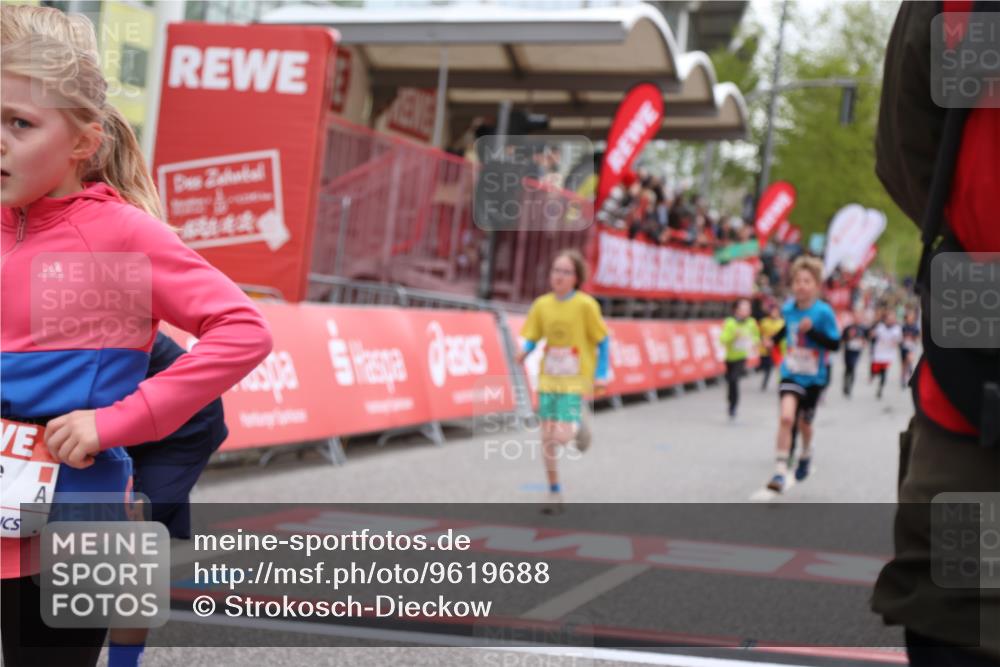 25.04.2026 - Das Zehntel Strokosch-Dieckow http://msf.ph/oto/9619688 25.04.2026 08:50:10 Ziel 1023, 1026, 1153, 1294, 1408, 1870, 2172, 2176, 2788, 2811, 3176, 4007, 4010 meine-sportfotos.de