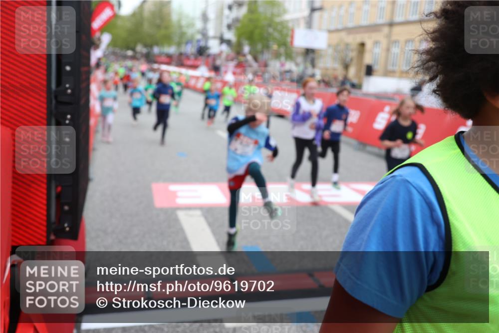 25.04.2026 - Das Zehntel Strokosch-Dieckow http://msf.ph/oto/9619702 25.04.2026 11:00:36 Ziel 5040, 5219, 5233, 5271, 5286, 5343, 5352, 5353, 5635, 5690, 5715, 5722, 5836, 5995, 6091, 6395, 6632, 6669, 6686, 6874, 7017, 7054, 7094, 7296, 7370, 7410, 7465, 7660, 7767, 7800, 7834, 7844, 7859 meine-sportfotos.de