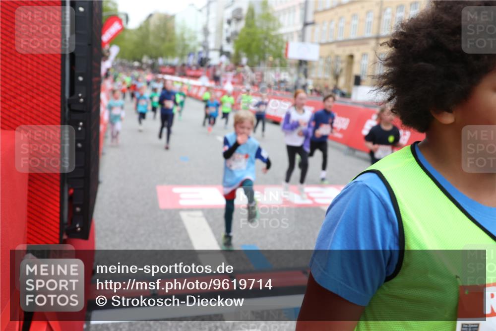 25.04.2026 - Das Zehntel Strokosch-Dieckow http://msf.ph/oto/9619714 25.04.2026 11:00:36 Ziel 5040, 5219, 5233, 5271, 5286, 5343, 5352, 5353, 5635, 5690, 5715, 5722, 5836, 5995, 6091, 6395, 6632, 6669, 6686, 6874, 7017, 7054, 7094, 7296, 7370, 7410, 7465, 7660, 7767, 7800, 7834, 7844, 7859 meine-sportfotos.de