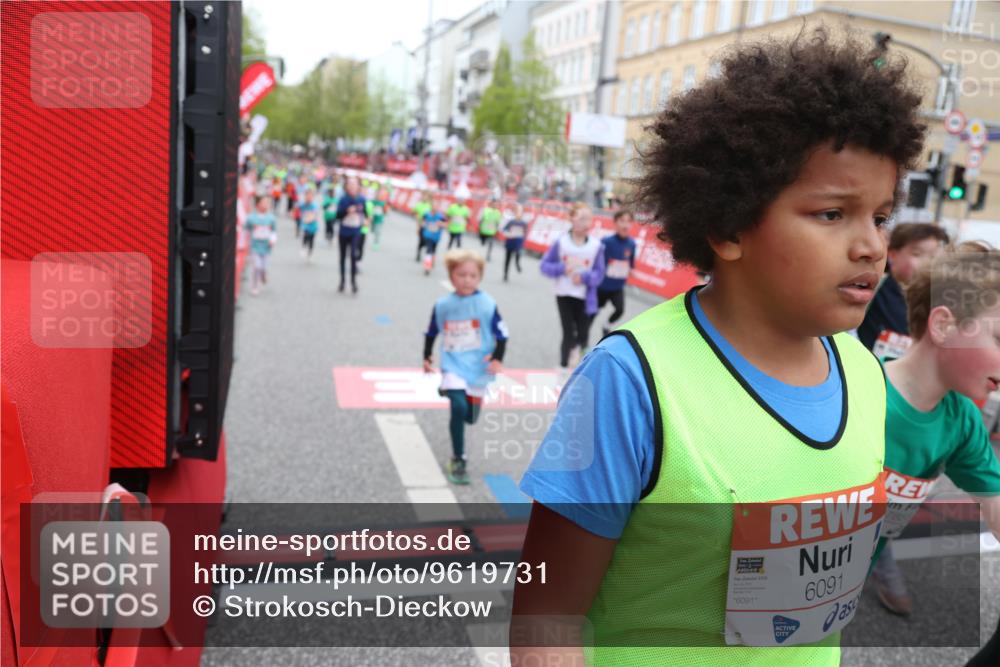 25.04.2026 - Das Zehntel Strokosch-Dieckow http://msf.ph/oto/9619731 25.04.2026 11:00:36 Ziel 5040, 5219, 5233, 5271, 5286, 5343, 5352, 5353, 5635, 5690, 5715, 5722, 5836, 5995, 6091, 6395, 6632, 6669, 6686, 6874, 7017, 7054, 7094, 7296, 7370, 7410, 7465, 7660, 7767, 7800, 7834, 7844, 7859 meine-sportfotos.de