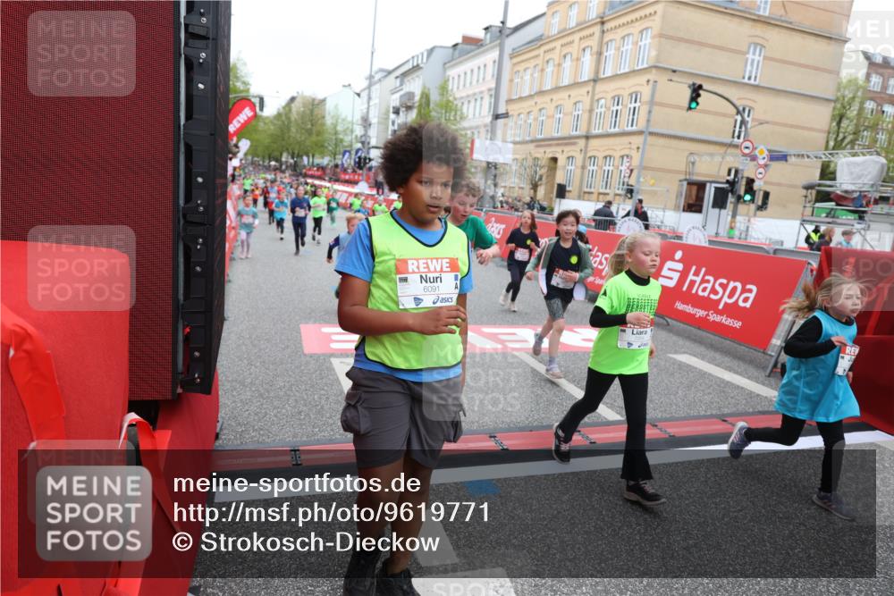 25.04.2026 - Das Zehntel Strokosch-Dieckow http://msf.ph/oto/9619771 25.04.2026 11:00:35 Ziel 5040, 5219, 5233, 5271, 5286, 5353, 5690, 5700, 5715, 5722, 5995, 6091, 6395, 6632, 6669, 6686, 6874, 7017, 7054, 7094, 7296, 7370, 7410, 7660, 7751, 7767, 7782, 7800, 7834, 7844, 7859 meine-sportfotos.de