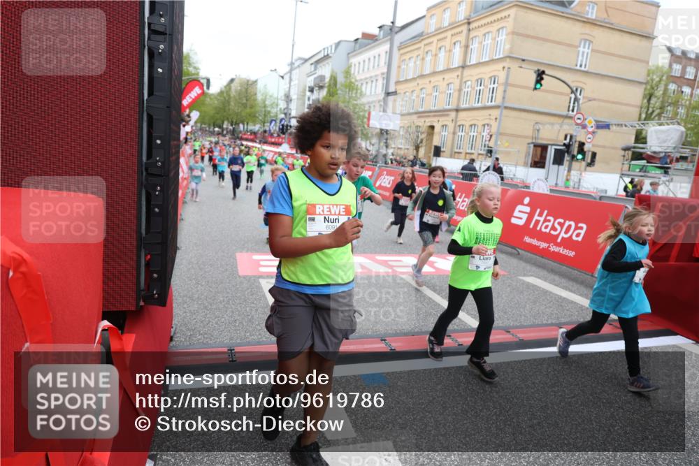 25.04.2026 - Das Zehntel Strokosch-Dieckow http://msf.ph/oto/9619786 25.04.2026 11:00:35 Ziel 5040, 5219, 5233, 5271, 5286, 5353, 5690, 5700, 5715, 5722, 5995, 6091, 6395, 6632, 6669, 6686, 6874, 7017, 7054, 7094, 7296, 7370, 7410, 7660, 7751, 7767, 7782, 7800, 7834, 7844, 7859 meine-sportfotos.de