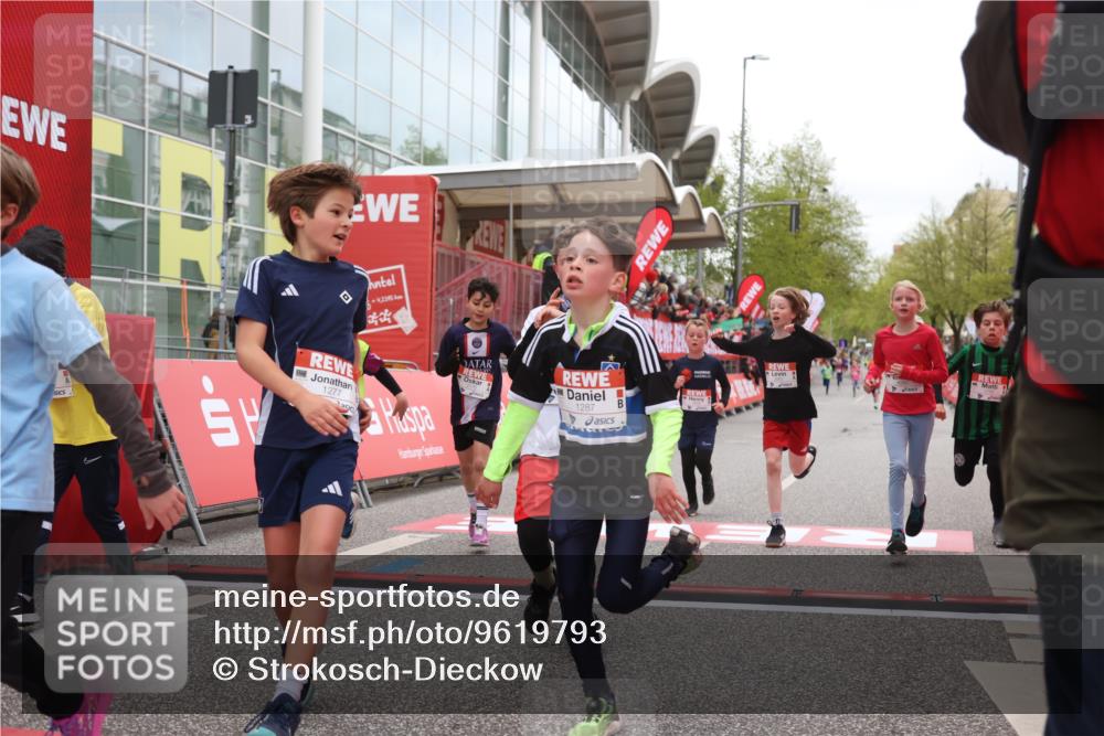25.04.2026 - Das Zehntel Strokosch-Dieckow http://msf.ph/oto/9619793 25.04.2026 08:50:17 Ziel 1151, 1219, 1277, 1294, 1470, 1795, 1856, 2062, 2168, 2175, 2782, 2788, 2910, 3169, 3185, 4050 meine-sportfotos.de