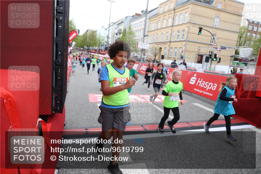 25.04.2026 - Das Zehntel Strokosch-Dieckow http://msf.ph/oto/9619799 25.04.2026 11:00:35 Ziel 5040, 5219, 5233, 5271, 5286, 5353, 5690, 5700, 5715, 5722, 5995, 6091, 6395, 6632, 6669, 6686, 6874, 7017, 7054, 7094, 7296, 7370, 7410, 7660, 7751, 7767, 7782, 7800, 7834, 7844, 7859 meine-sportfotos.de