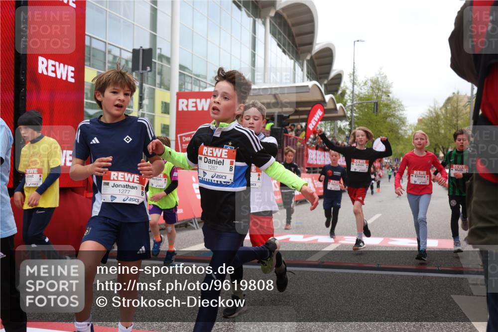 25.04.2026 - Das Zehntel Strokosch-Dieckow http://msf.ph/oto/9619808 25.04.2026 08:50:17 Ziel 1151, 1219, 1277, 1294, 1470, 1795, 1856, 2062, 2168, 2175, 2782, 2788, 2910, 3169, 3185, 4050 meine-sportfotos.de