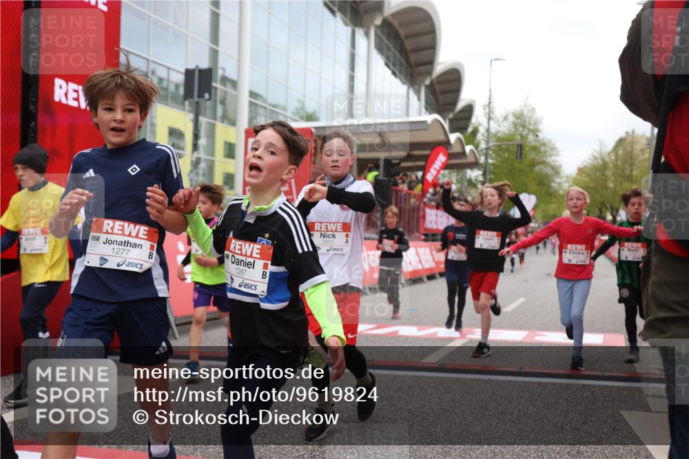25.04.2026 - Das Zehntel Strokosch-Dieckow http://msf.ph/oto/9619824 25.04.2026 08:50:17 Ziel 1151, 1219, 1277, 1294, 1470, 1795, 1856, 2062, 2168, 2175, 2782, 2788, 2910, 3169, 3185, 4050 meine-sportfotos.de
