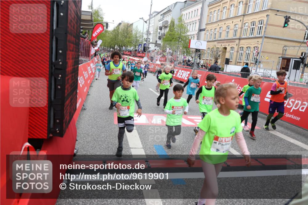 25.04.2026 - Das Zehntel Strokosch-Dieckow http://msf.ph/oto/9619901 25.04.2026 11:00:33 Ziel 5033, 5040, 5219, 5233, 5271, 5286, 5690, 5700, 5715, 5722, 5768, 5995, 6091, 6337, 6395, 6669, 7017, 7054, 7094, 7296, 7370, 7410, 7751, 7767, 7782, 7800, 7834, 7844, 7859 meine-sportfotos.de