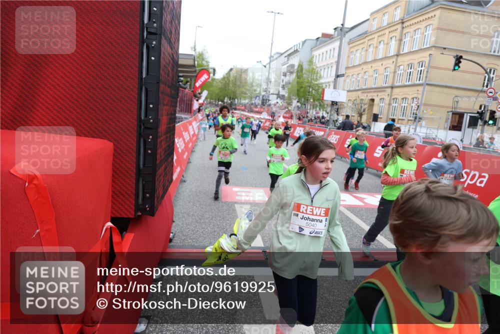 25.04.2026 - Das Zehntel Strokosch-Dieckow http://msf.ph/oto/9619925 25.04.2026 11:00:33 Ziel 5033, 5040, 5219, 5233, 5271, 5286, 5690, 5700, 5715, 5722, 5768, 5995, 6091, 6337, 6395, 6669, 7017, 7054, 7094, 7296, 7370, 7410, 7751, 7767, 7782, 7800, 7834, 7844, 7859 meine-sportfotos.de