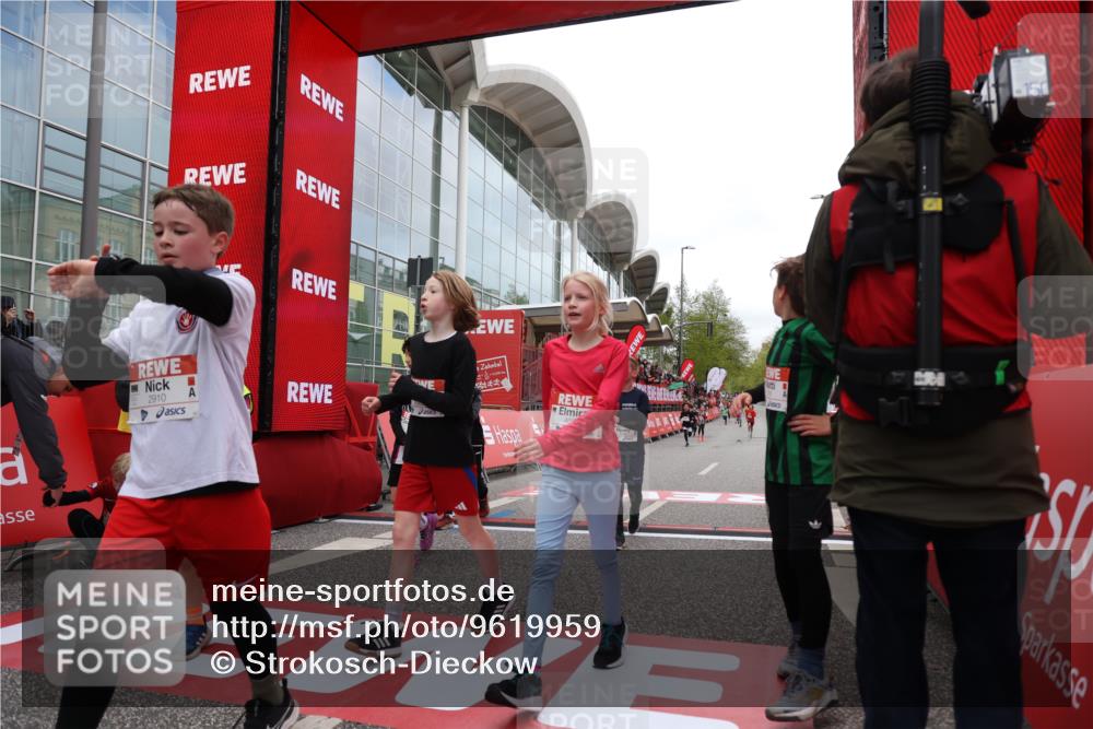 25.04.2026 - Das Zehntel Strokosch-Dieckow http://msf.ph/oto/9619959 25.04.2026 08:50:19 Ziel 1151, 1219, 1277, 1287, 1470, 1795, 1856, 2062, 2168, 2175, 2782, 2910, 3169, 3185, 4050 meine-sportfotos.de