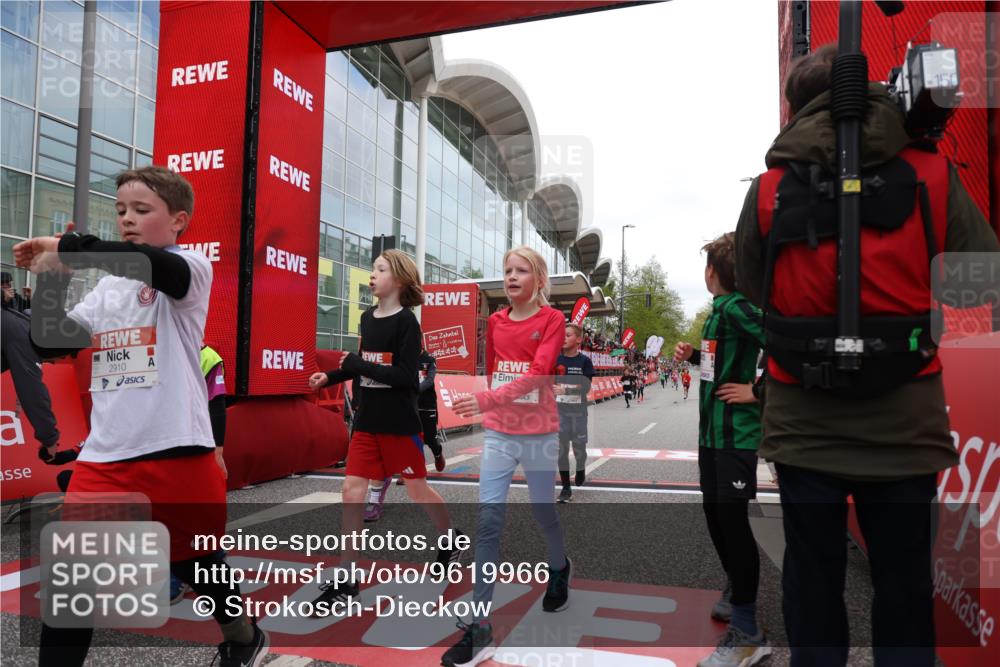 25.04.2026 - Das Zehntel Strokosch-Dieckow http://msf.ph/oto/9619966 25.04.2026 08:50:19 Ziel 1151, 1219, 1277, 1287, 1470, 1795, 1856, 2062, 2168, 2175, 2782, 2910, 3169, 3185, 4050 meine-sportfotos.de
