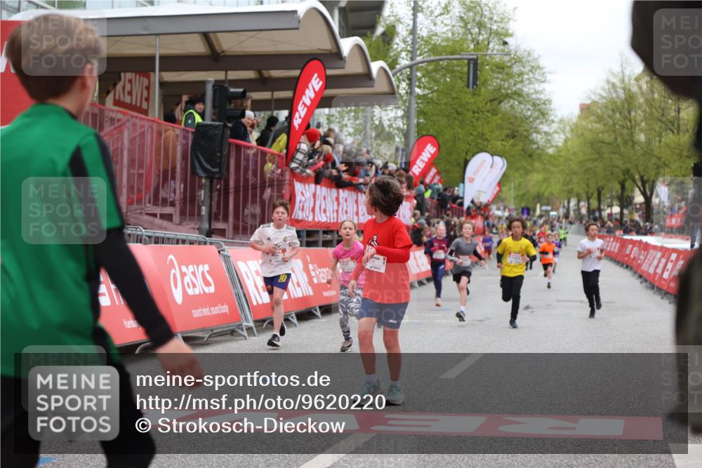 25.04.2026 - Das Zehntel Strokosch-Dieckow http://msf.ph/oto/9620220 25.04.2026 08:50:26 Ziel 1287, 1465, 2676, 4013, 4039, 4055 meine-sportfotos.de