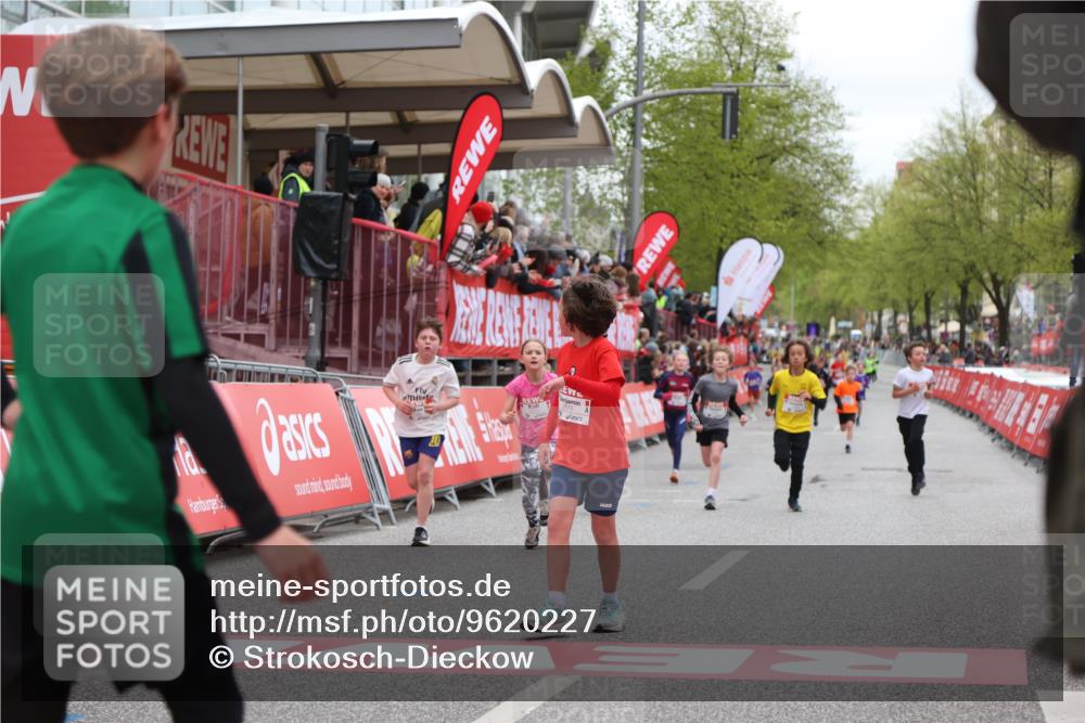 25.04.2026 - Das Zehntel Strokosch-Dieckow http://msf.ph/oto/9620227 25.04.2026 08:50:26 Ziel 1287, 1465, 2676, 4013, 4039, 4055 meine-sportfotos.de