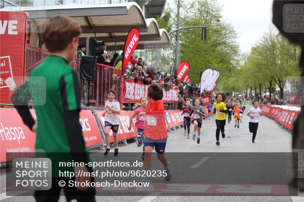 25.04.2026 - Das Zehntel Strokosch-Dieckow http://msf.ph/oto/9620235 25.04.2026 08:50:26 Ziel 1287, 1465, 2676, 4013, 4039, 4055 meine-sportfotos.de