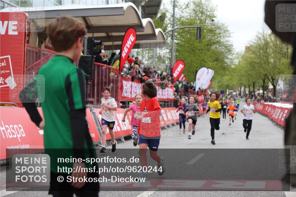 25.04.2026 - Das Zehntel Strokosch-Dieckow http://msf.ph/oto/9620244 25.04.2026 08:50:26 Ziel 1287, 1465, 2676, 4013, 4039, 4055 meine-sportfotos.de