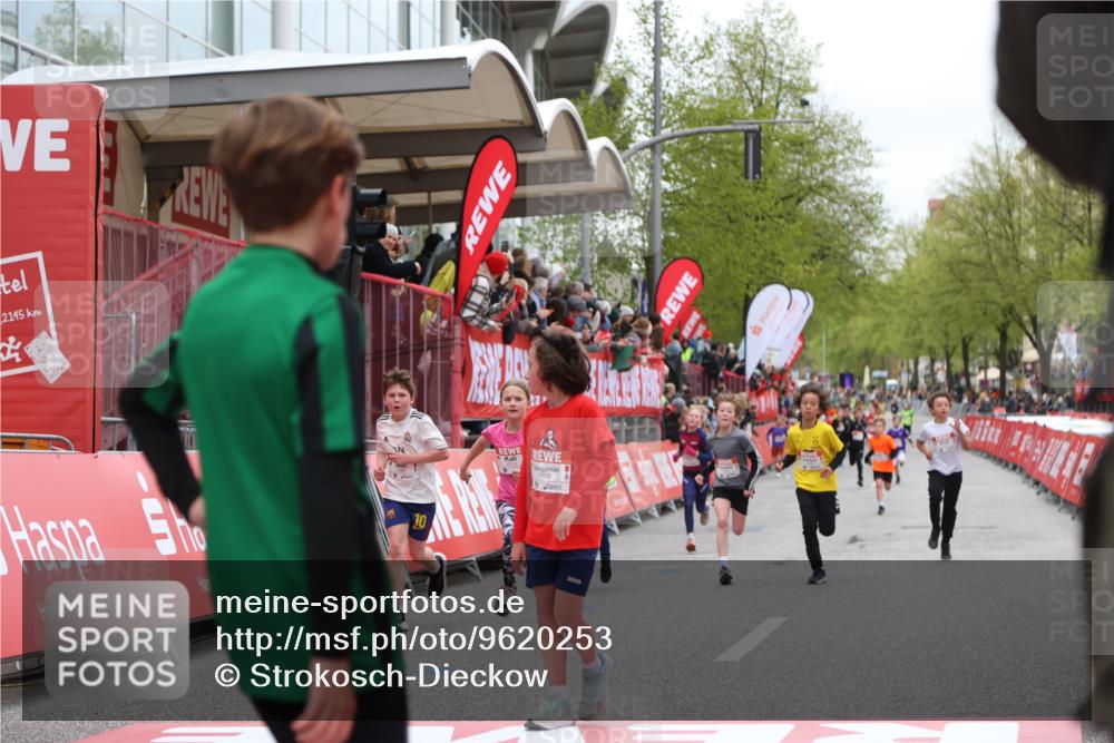 25.04.2026 - Das Zehntel Strokosch-Dieckow http://msf.ph/oto/9620253 25.04.2026 08:50:26 Ziel 1287, 1465, 2676, 4013, 4039, 4055 meine-sportfotos.de