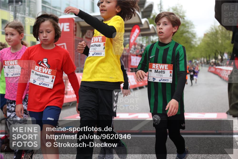 25.04.2026 - Das Zehntel Strokosch-Dieckow http://msf.ph/oto/9620346 25.04.2026 08:50:30 Ziel 1296, 1465, 1791, 1792, 2676, 3204, 3569, 4013, 4039, 4055, 4059 meine-sportfotos.de