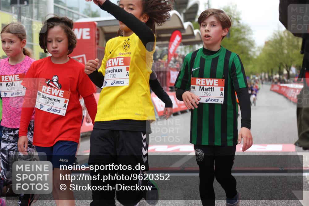 25.04.2026 - Das Zehntel Strokosch-Dieckow http://msf.ph/oto/9620352 25.04.2026 08:50:30 Ziel 1296, 1465, 1791, 1792, 2676, 3204, 3569, 4013, 4039, 4055, 4059 meine-sportfotos.de