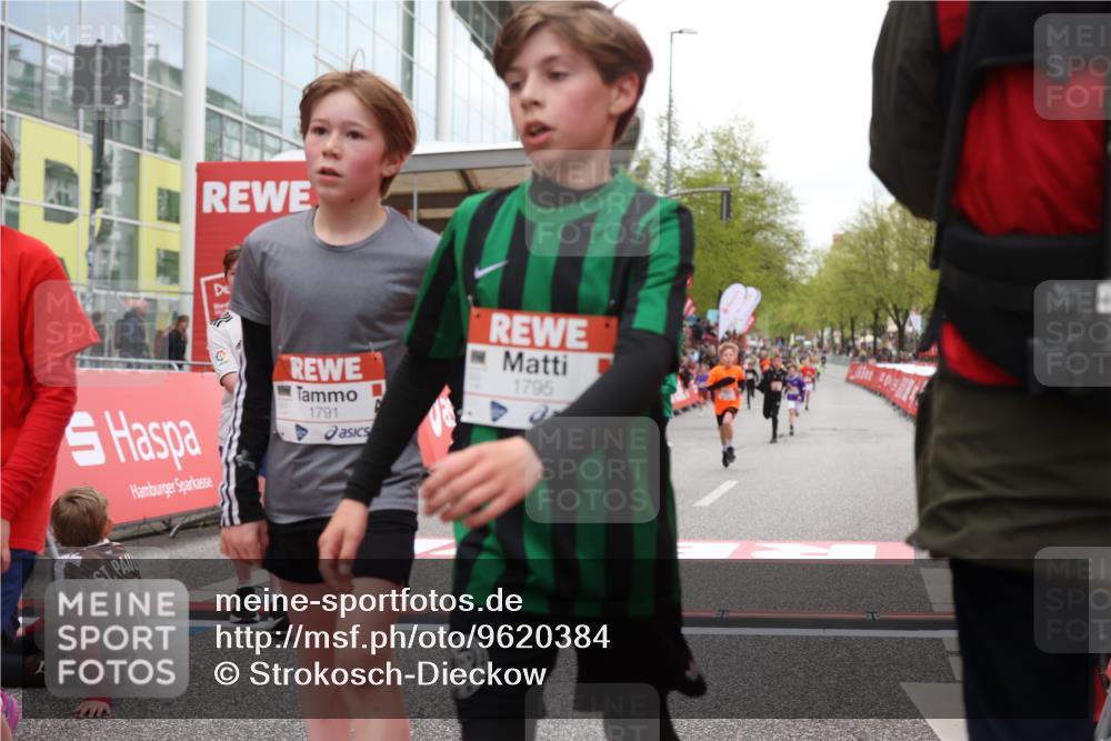 25.04.2026 - Das Zehntel Strokosch-Dieckow http://msf.ph/oto/9620384 25.04.2026 08:50:31 Ziel 1296, 1791, 1792, 2676, 3204, 3569, 3835, 4013, 4039, 4055, 4059 meine-sportfotos.de