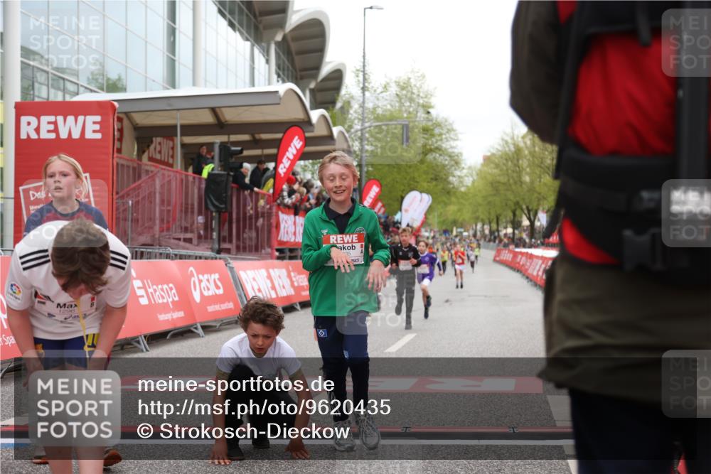 25.04.2026 - Das Zehntel Strokosch-Dieckow http://msf.ph/oto/9620435 25.04.2026 08:50:33 Ziel 1296, 1791, 1792, 2676, 3204, 3569, 3597, 3835, 4013, 4059 meine-sportfotos.de