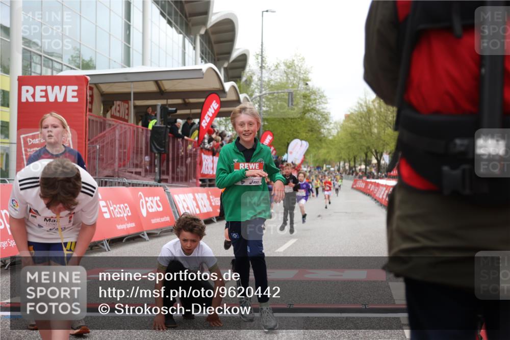 25.04.2026 - Das Zehntel Strokosch-Dieckow http://msf.ph/oto/9620442 25.04.2026 08:50:33 Ziel 1296, 1791, 1792, 2676, 3204, 3569, 3597, 3835, 4013, 4059 meine-sportfotos.de