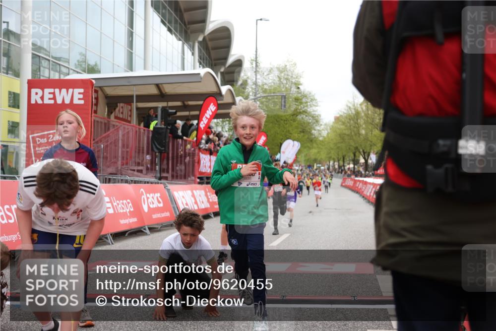 25.04.2026 - Das Zehntel Strokosch-Dieckow http://msf.ph/oto/9620455 25.04.2026 08:50:33 Ziel 1296, 1791, 1792, 2676, 3204, 3569, 3597, 3835, 4013, 4059 meine-sportfotos.de