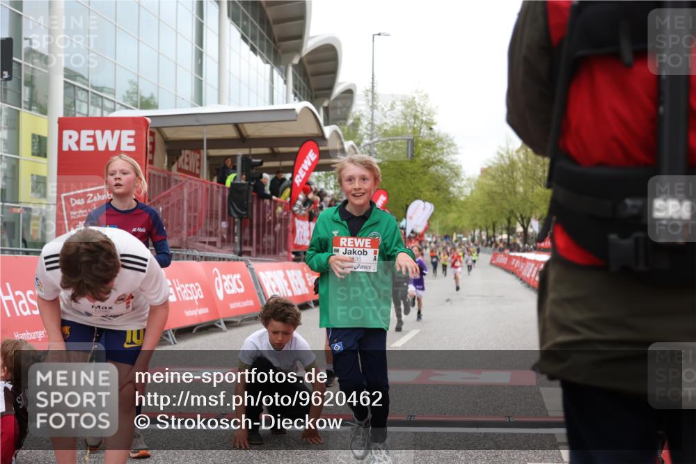 25.04.2026 - Das Zehntel Strokosch-Dieckow http://msf.ph/oto/9620462 25.04.2026 08:50:33 Ziel 1296, 1791, 1792, 2676, 3204, 3569, 3597, 3835, 4013, 4059 meine-sportfotos.de