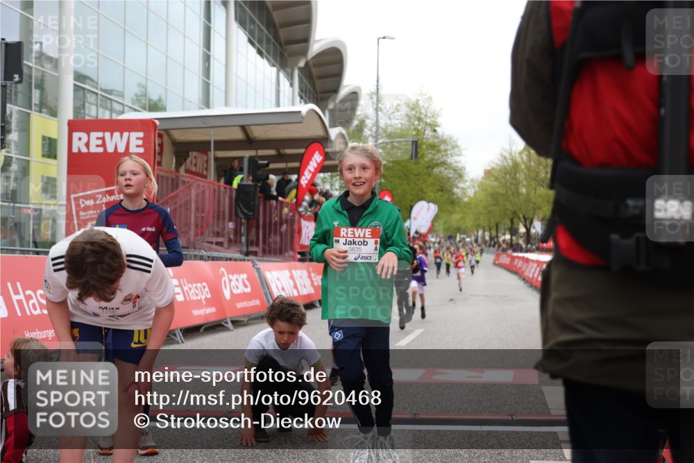 25.04.2026 - Das Zehntel Strokosch-Dieckow http://msf.ph/oto/9620468 25.04.2026 08:50:34 Ziel 1296, 1791, 1792, 2676, 3204, 3370, 3569, 3597, 3621, 3835, 4013, 4059 meine-sportfotos.de