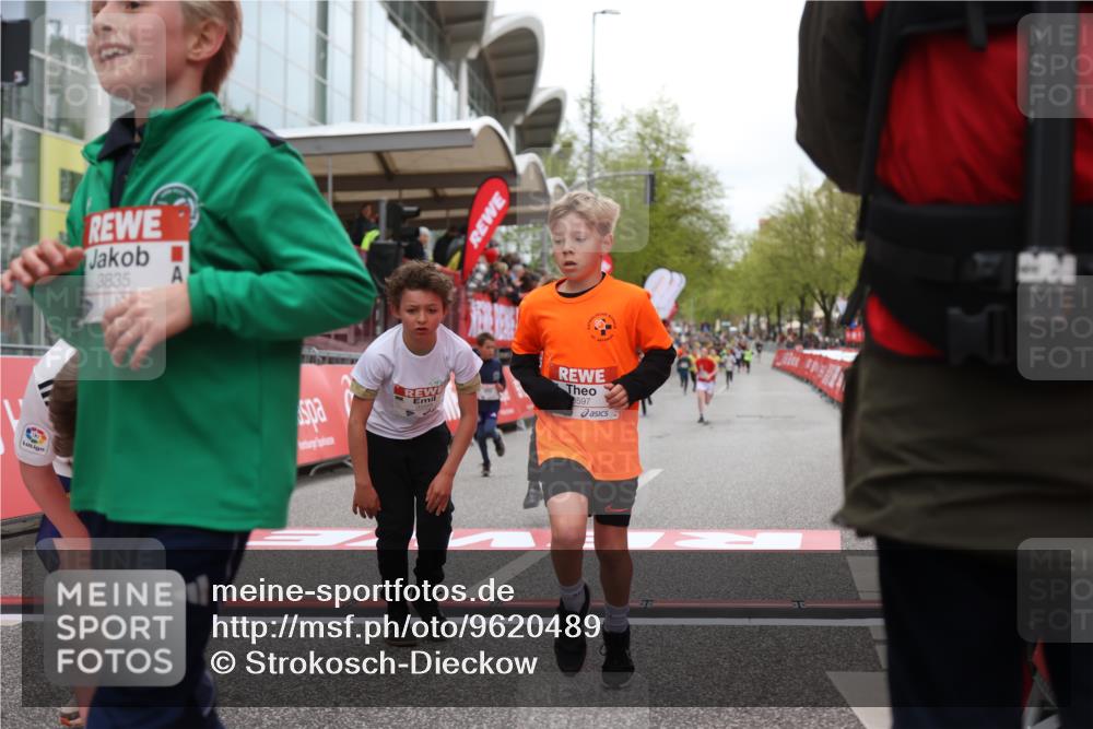 25.04.2026 - Das Zehntel Strokosch-Dieckow http://msf.ph/oto/9620489 25.04.2026 08:50:35 Ziel 1295, 1296, 1791, 1792, 3204, 3370, 3569, 3597, 3621, 3835, 4059 meine-sportfotos.de