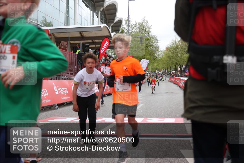 25.04.2026 - Das Zehntel Strokosch-Dieckow http://msf.ph/oto/9620500 25.04.2026 08:50:35 Ziel 1295, 1296, 1791, 1792, 3204, 3370, 3569, 3597, 3621, 3835, 4059 meine-sportfotos.de
