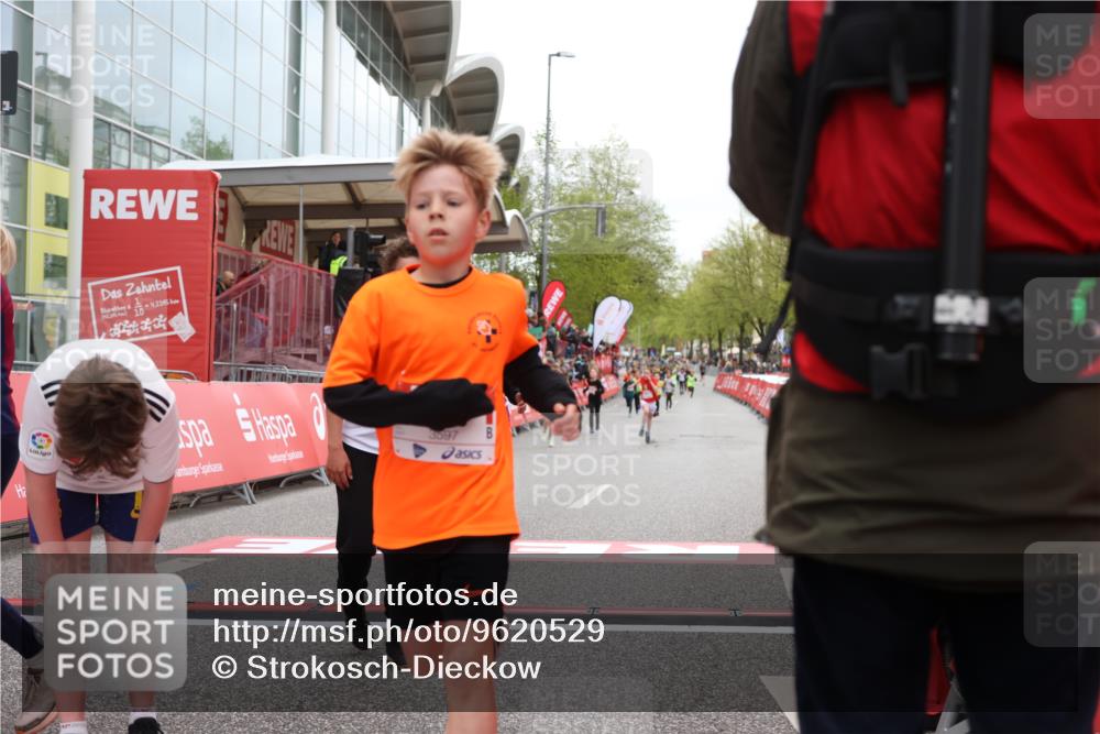 25.04.2026 - Das Zehntel Strokosch-Dieckow http://msf.ph/oto/9620529 25.04.2026 08:50:35 Ziel 1295, 1296, 1791, 1792, 3204, 3370, 3569, 3597, 3621, 3835, 4059 meine-sportfotos.de