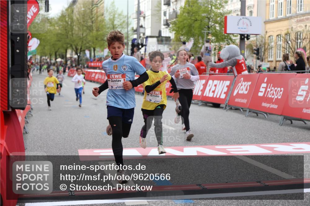 25.04.2026 - Das Zehntel Strokosch-Dieckow http://msf.ph/oto/9620566 25.04.2026 08:51:01 Ziel 1577, 1702, 1764, 1884, 2302, 2329, 2334, 2726, 2731, 2812, 2994, 3359, 3607, 3701 meine-sportfotos.de