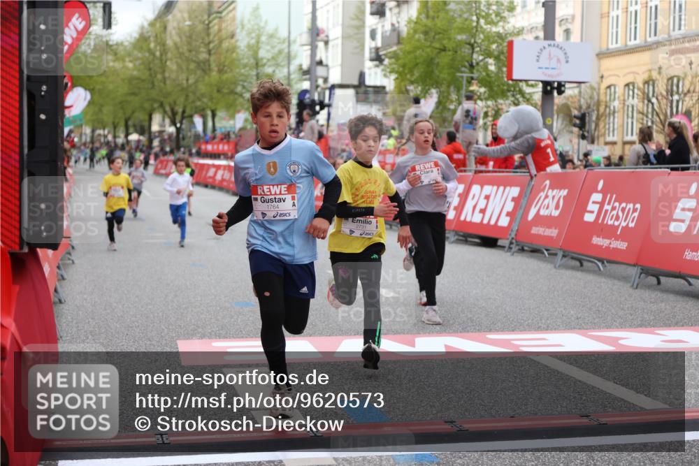 25.04.2026 - Das Zehntel Strokosch-Dieckow http://msf.ph/oto/9620573 25.04.2026 08:51:01 Ziel 1577, 1702, 1764, 1884, 2302, 2329, 2334, 2726, 2731, 2812, 2994, 3359, 3607, 3701 meine-sportfotos.de