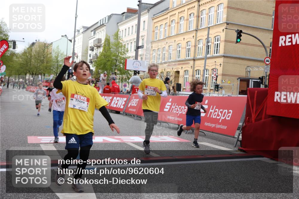 25.04.2026 - Das Zehntel Strokosch-Dieckow http://msf.ph/oto/9620604 25.04.2026 08:51:05 Ziel 1217, 1554, 1702, 1735, 1764, 2329, 2570, 2731, 2817, 2994, 3118, 3194, 3230, 3546, 3557, 3607, 4052 meine-sportfotos.de