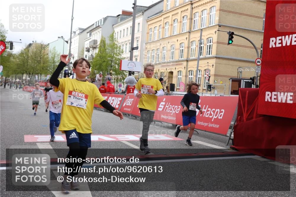 25.04.2026 - Das Zehntel Strokosch-Dieckow http://msf.ph/oto/9620613 25.04.2026 08:51:05 Ziel 1217, 1554, 1702, 1735, 1764, 2329, 2570, 2731, 2817, 2994, 3118, 3194, 3230, 3546, 3557, 3607, 4052 meine-sportfotos.de