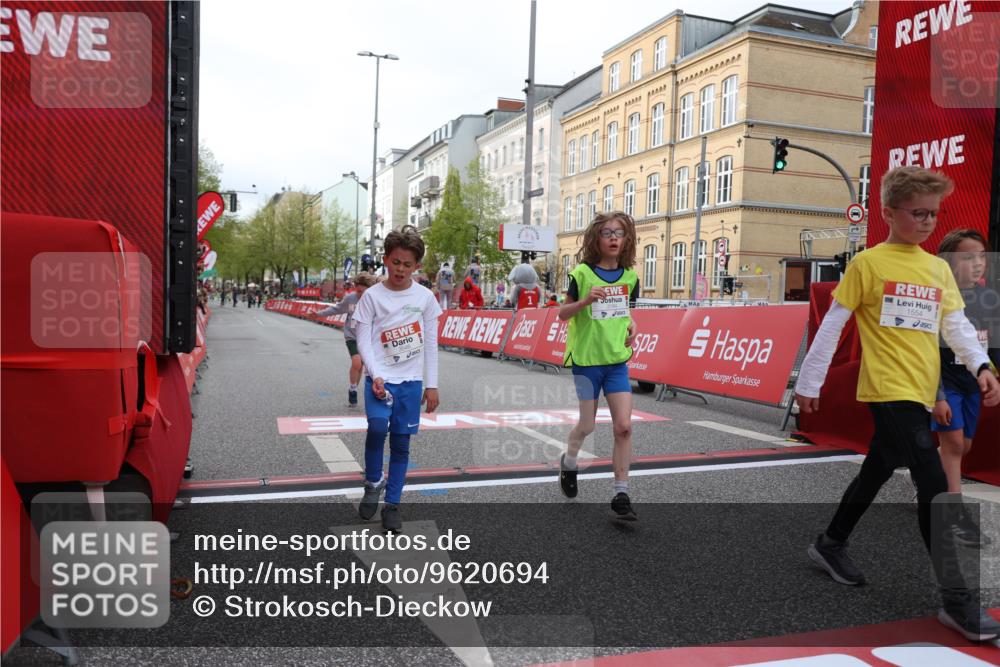 25.04.2026 - Das Zehntel Strokosch-Dieckow http://msf.ph/oto/9620694 25.04.2026 08:51:07 Ziel 1217, 1310, 1554, 1702, 1735, 1764, 2315, 2570, 2731, 2817, 3118, 3194, 3230, 3546, 3557, 3607, 4052 meine-sportfotos.de