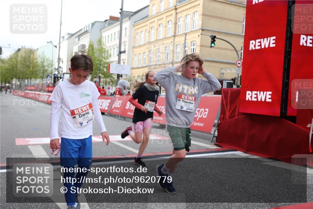 25.04.2026 - Das Zehntel Strokosch-Dieckow http://msf.ph/oto/9620779 25.04.2026 08:51:08 Ziel 1217, 1310, 1554, 1702, 1735, 2315, 2497, 2570, 2817, 3118, 3194, 3230, 3546, 3554, 3557, 4052 meine-sportfotos.de