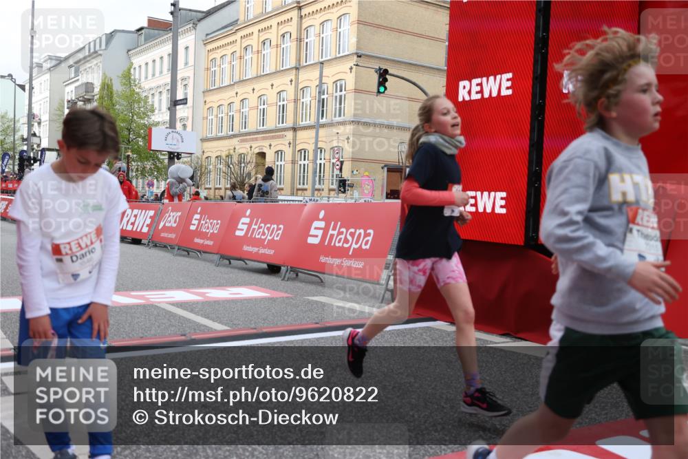 25.04.2026 - Das Zehntel Strokosch-Dieckow http://msf.ph/oto/9620822 25.04.2026 08:51:09 Ziel 1217, 1310, 1554, 1735, 2315, 2497, 2570, 2817, 3118, 3194, 3202, 3230, 3546, 3554, 3557, 4052 meine-sportfotos.de