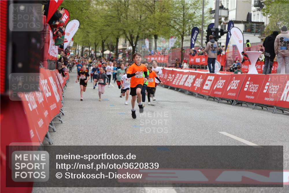 25.04.2026 - Das Zehntel Strokosch-Dieckow http://msf.ph/oto/9620839 25.04.2026 08:52:13 Ziel 1250, 1282, 1286, 1974, 2044, 2729, 2966, 3116, 3190, 3227, 3241, 3335, 3336, 3428, 3572, 3917, 3932, 3994, 4040, 4053 meine-sportfotos.de