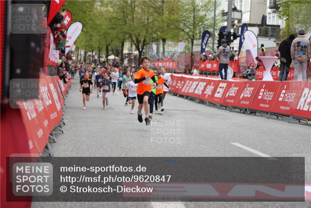 25.04.2026 - Das Zehntel Strokosch-Dieckow http://msf.ph/oto/9620847 25.04.2026 08:52:13 Ziel 1250, 1282, 1286, 1974, 2044, 2729, 2966, 3116, 3190, 3227, 3241, 3335, 3336, 3428, 3572, 3917, 3932, 3994, 4040, 4053 meine-sportfotos.de