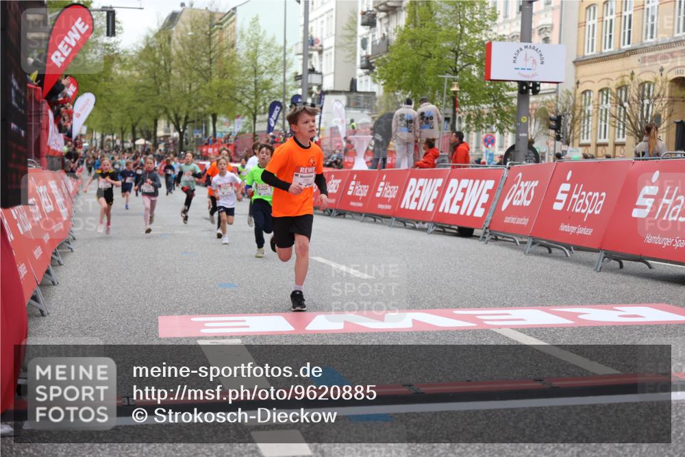 25.04.2026 - Das Zehntel Strokosch-Dieckow http://msf.ph/oto/9620885 25.04.2026 08:52:15 Ziel 1111, 1198, 1281, 1509, 1974, 2044, 2729, 2966, 3087, 3116, 3227, 3335, 3428, 3572, 3585, 3917, 3932, 3994 meine-sportfotos.de