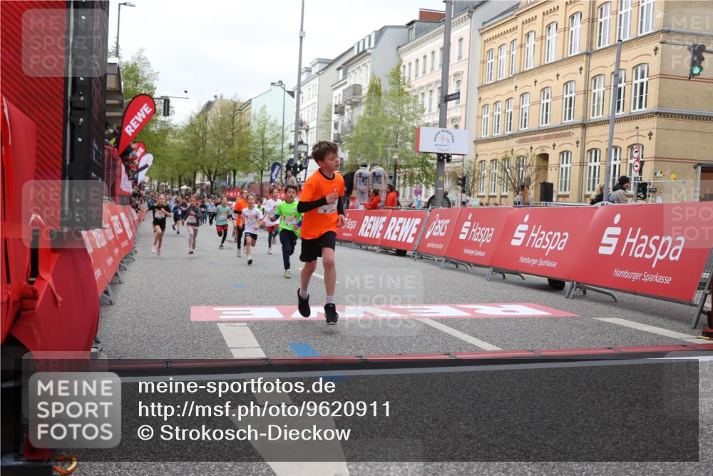 25.04.2026 - Das Zehntel Strokosch-Dieckow http://msf.ph/oto/9620911 25.04.2026 08:52:16 Ziel 1111, 1198, 1281, 1509, 1974, 2044, 2261, 2262, 2299, 2313, 2729, 2966, 3087, 3116, 3227, 3335, 3572, 3585, 3917, 3932, 3994 meine-sportfotos.de