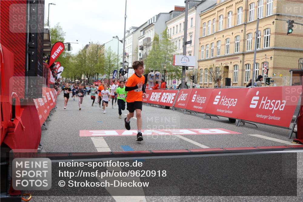 25.04.2026 - Das Zehntel Strokosch-Dieckow http://msf.ph/oto/9620918 25.04.2026 08:52:16 Ziel 1111, 1198, 1281, 1509, 1974, 2044, 2261, 2262, 2299, 2313, 2729, 2966, 3087, 3116, 3227, 3335, 3572, 3585, 3917, 3932, 3994 meine-sportfotos.de