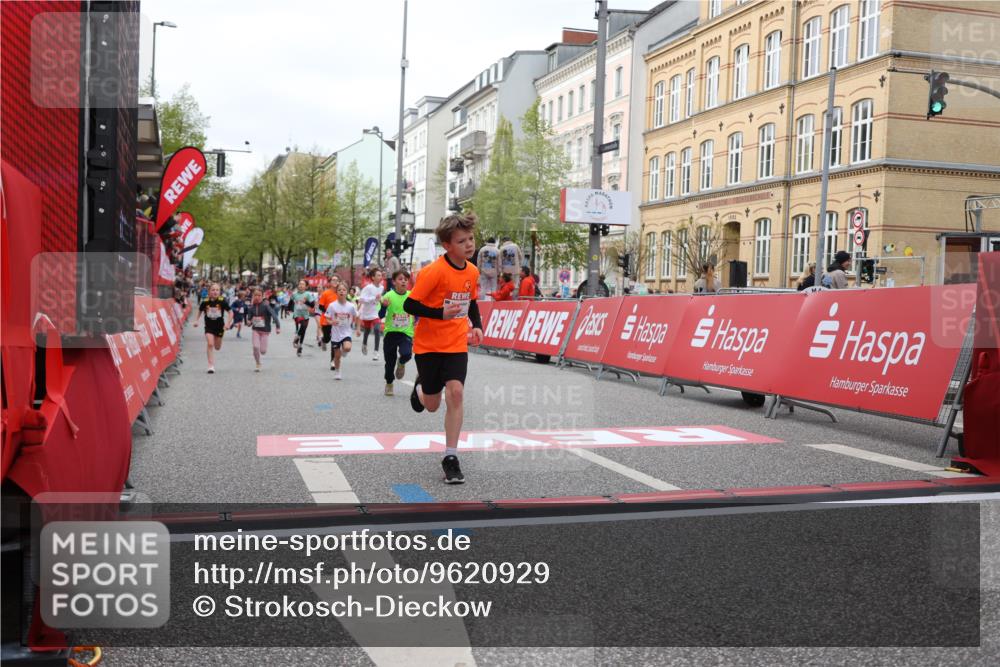 25.04.2026 - Das Zehntel Strokosch-Dieckow http://msf.ph/oto/9620929 25.04.2026 08:52:16 Ziel 1111, 1198, 1281, 1509, 1974, 2044, 2261, 2262, 2299, 2313, 2729, 2966, 3087, 3116, 3227, 3335, 3572, 3585, 3917, 3932, 3994 meine-sportfotos.de