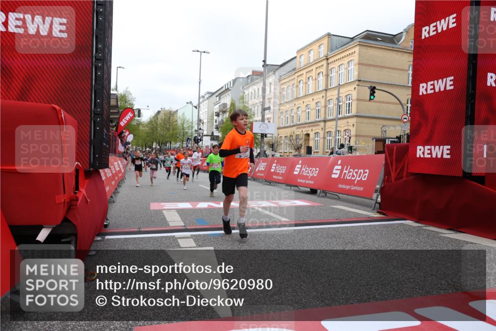 25.04.2026 - Das Zehntel Strokosch-Dieckow http://msf.ph/oto/9620980 25.04.2026 08:52:16 Ziel 1111, 1198, 1281, 1509, 1974, 2044, 2261, 2262, 2299, 2313, 2729, 2966, 3087, 3116, 3227, 3335, 3572, 3585, 3917, 3932, 3994 meine-sportfotos.de