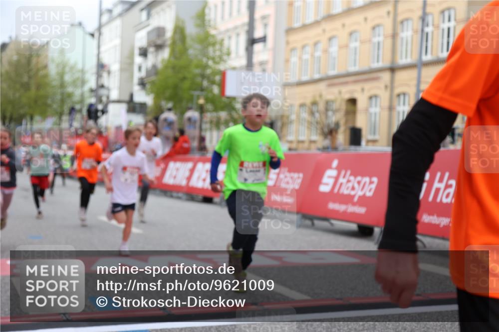 25.04.2026 - Das Zehntel Strokosch-Dieckow http://msf.ph/oto/9621009 25.04.2026 08:52:17 Ziel 1111, 1198, 1281, 1509, 1634, 1974, 2044, 2261, 2262, 2299, 2313, 2892, 2966, 3087, 3116, 3227, 3335, 3585, 3587, 3917, 3994 meine-sportfotos.de
